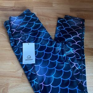 Feed Me Fight Me Mermaid Leggings -size Large🧜🏾‍♀️🧜🏾‍♀️🌊🦵🏻